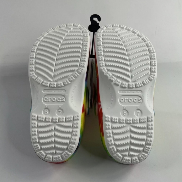 Crocs Clog Size 7 Tie Dye Women Classic Graphic New Sandals 205453 90H - Picture 6 of 8